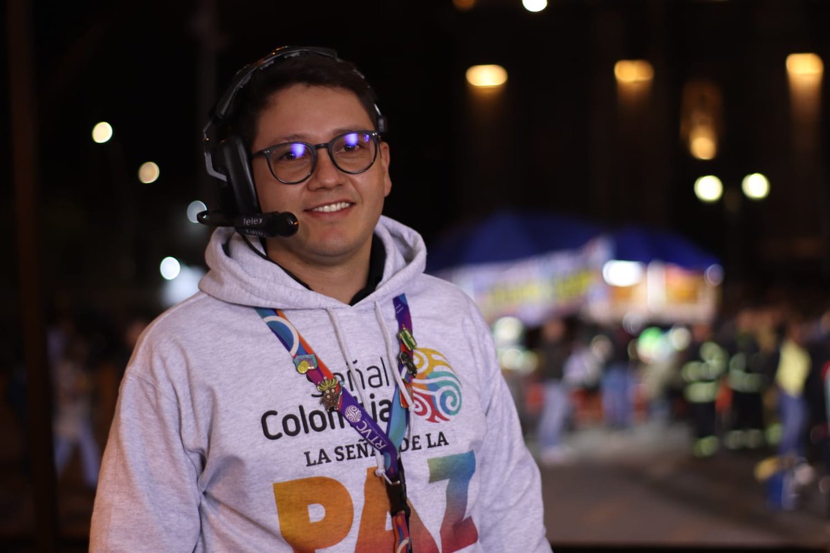 RTVCnoticias's tweet photo. ¡Estamos en el corazón de las manifestaciones y en el concierto por la vida y la esperanza!

Mantente informado con #RTVCNoticias.

Sintoniza @SenalColombia 📺 y nuestro streaming en vivo 👉🏼🔴 https://t.co/9nPceae3bQ

#LaSeñalDeLaPaz 🕊️ https://t.co/jwaDt4YGvm