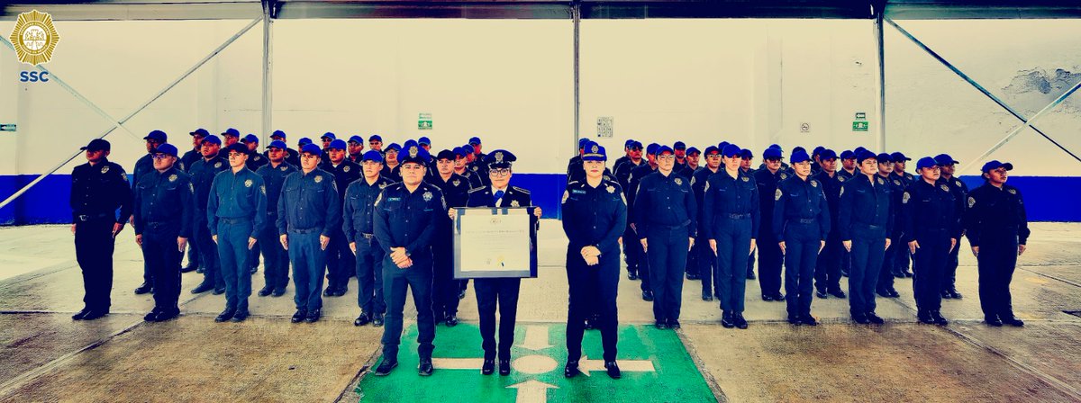 SSC_CDMX's tweet photo. La #PolicíaAuxiliar de la #SSC recibió la reacreditación que otorga #CALEA por estar a la vanguardia en profesionalización. https://t.co/FVMadJT2FF https://t.co/wxMI1iGhY6