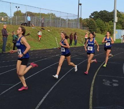 TheRealSwagFlag's tweet photo. Bedford girls beat Weston today 23-32. Led by 1-2 finish of Sam Sheahan (19:43) and Addi Poulter (20:07), Anna Massaro 4 (20:42), Grace Niu 7 (21:51), Elena Protasowicki 9 (22:22). Girls now 2-0 in DCL Small and will race Sat at Frank Kelley Invite @BedfordBucs @mnosal https://t.co/cHDueUChpq