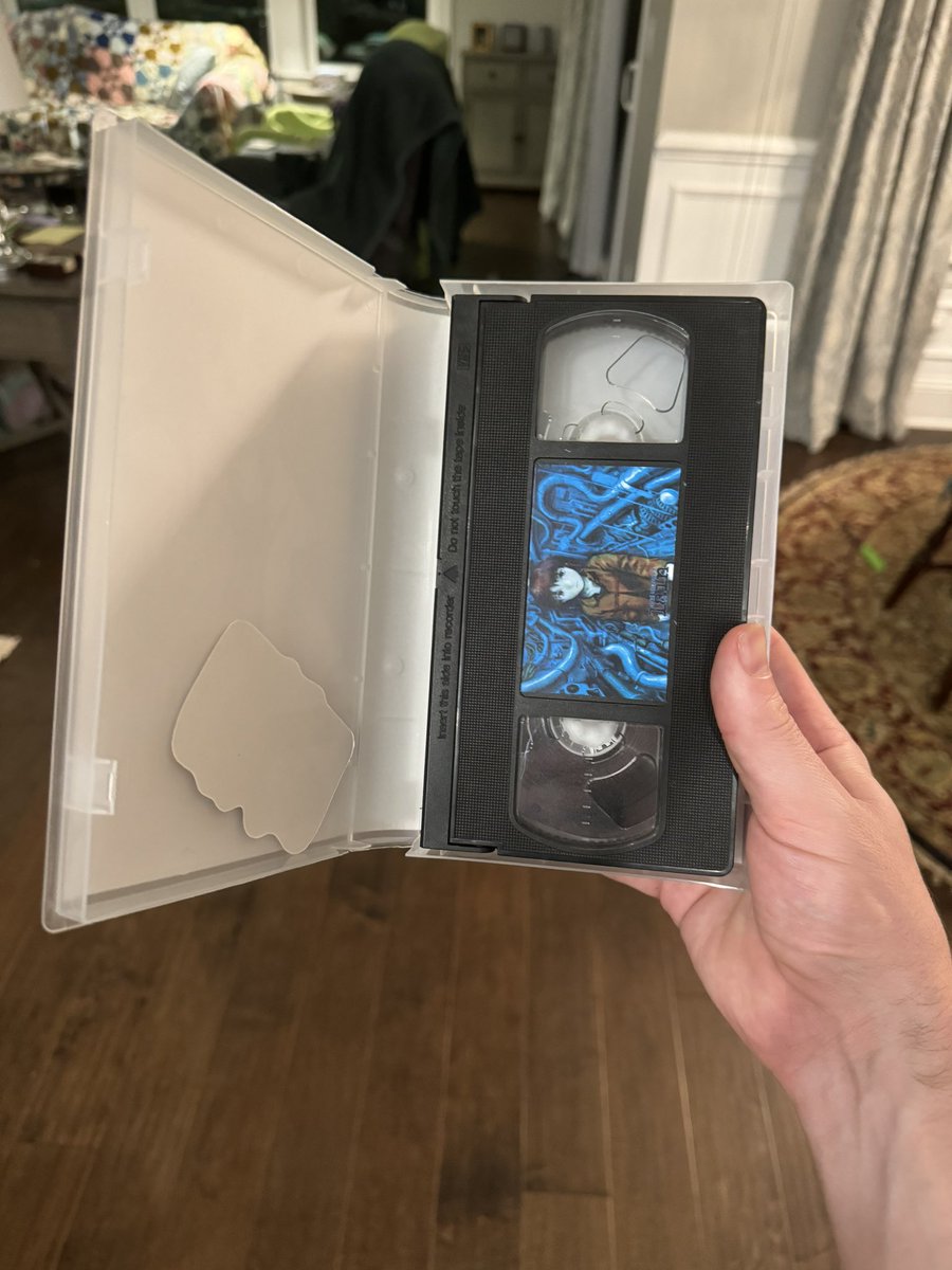 Thrilluwu's tweet photo. Watching lain on VHS in one sitting > anything else https://t.co/IljeKkLMqE