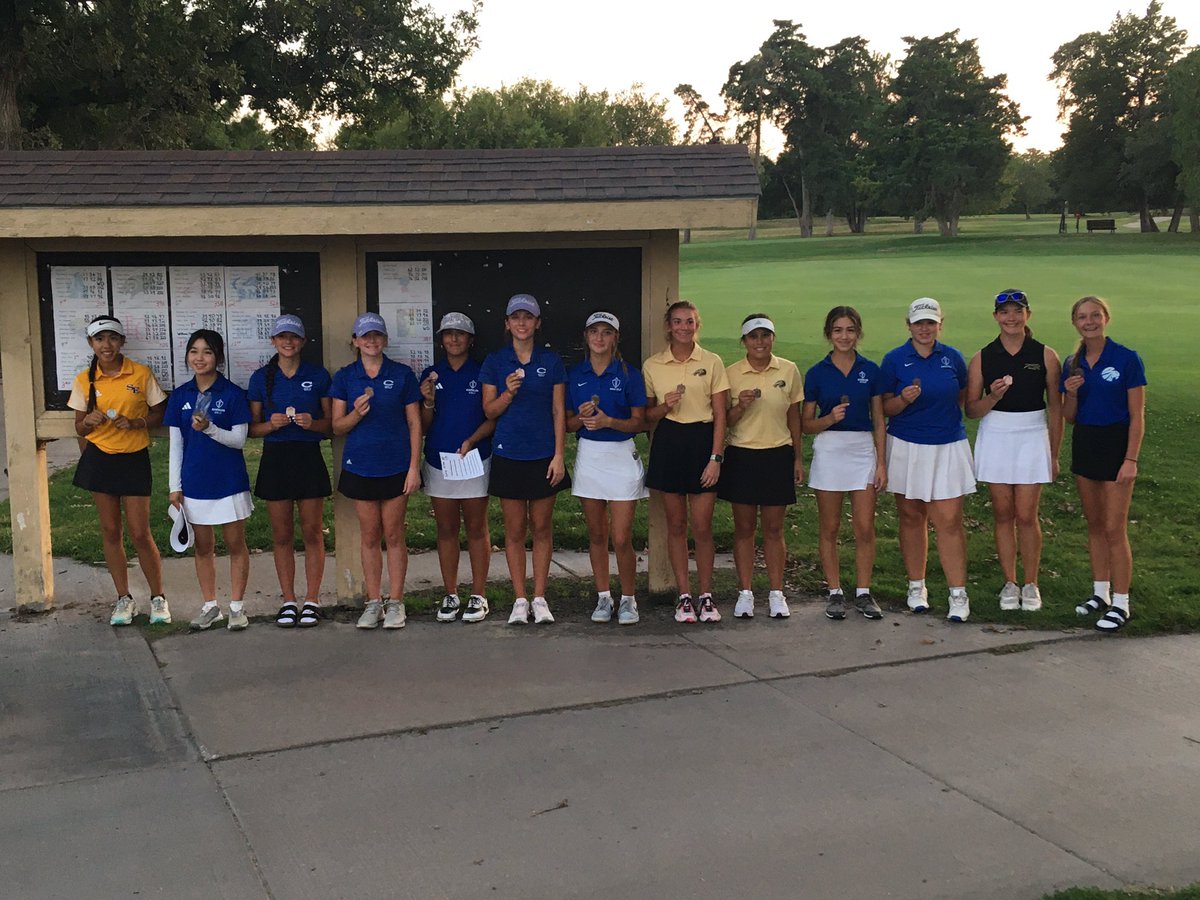 Girls #gwalgolf Results from Wichita North Invite at Sim Park 1.Dusenbery A 71 2.Lam SE 72 3.Truong KMC 74 4.Yaghmour SMC 76 Complete results here ⛳️: highschoolgolfscores.com/ks/screens/tou…