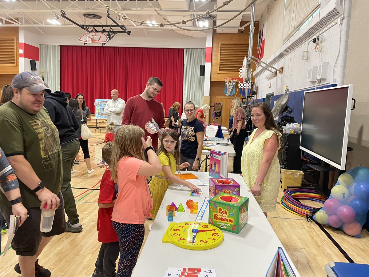 Thank you Grades K, 2, 4 families for 
spending time with us at our first Open House. The kids were so excited to show you their school! 🤩 Looking forward to seeing Grades 1, 3 and 5 families tomorrow evening 6-7PM.