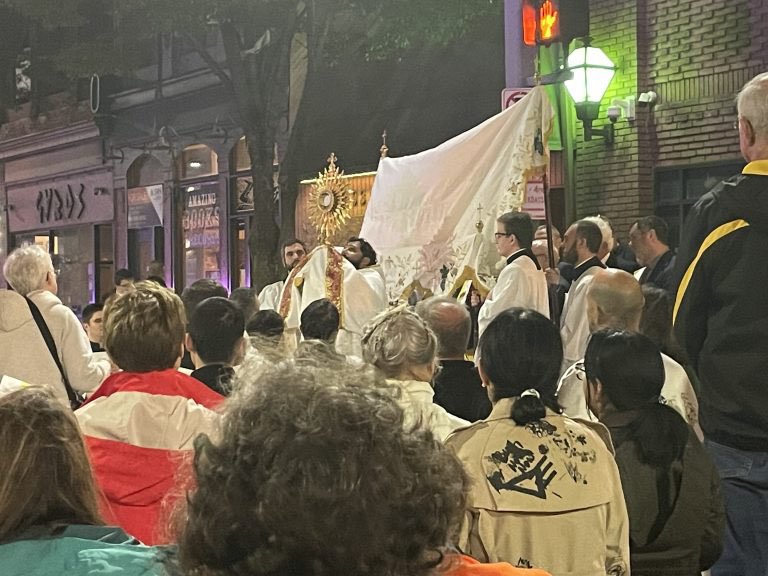 40Days4LifePitt's tweet image. Thank you to everyone who witnessed for the sanctity of life in Pittsburgh last night! God bless you all, and never stop fighting.  #ProLife 40daysforlifepittsburgh.com/rebuilding-the…