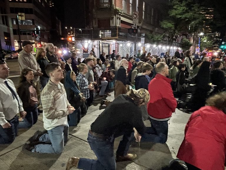 40Days4LifePitt's tweet image. Thank you to everyone who witnessed for the sanctity of life in Pittsburgh last night! God bless you all, and never stop fighting.  #ProLife 40daysforlifepittsburgh.com/rebuilding-the…