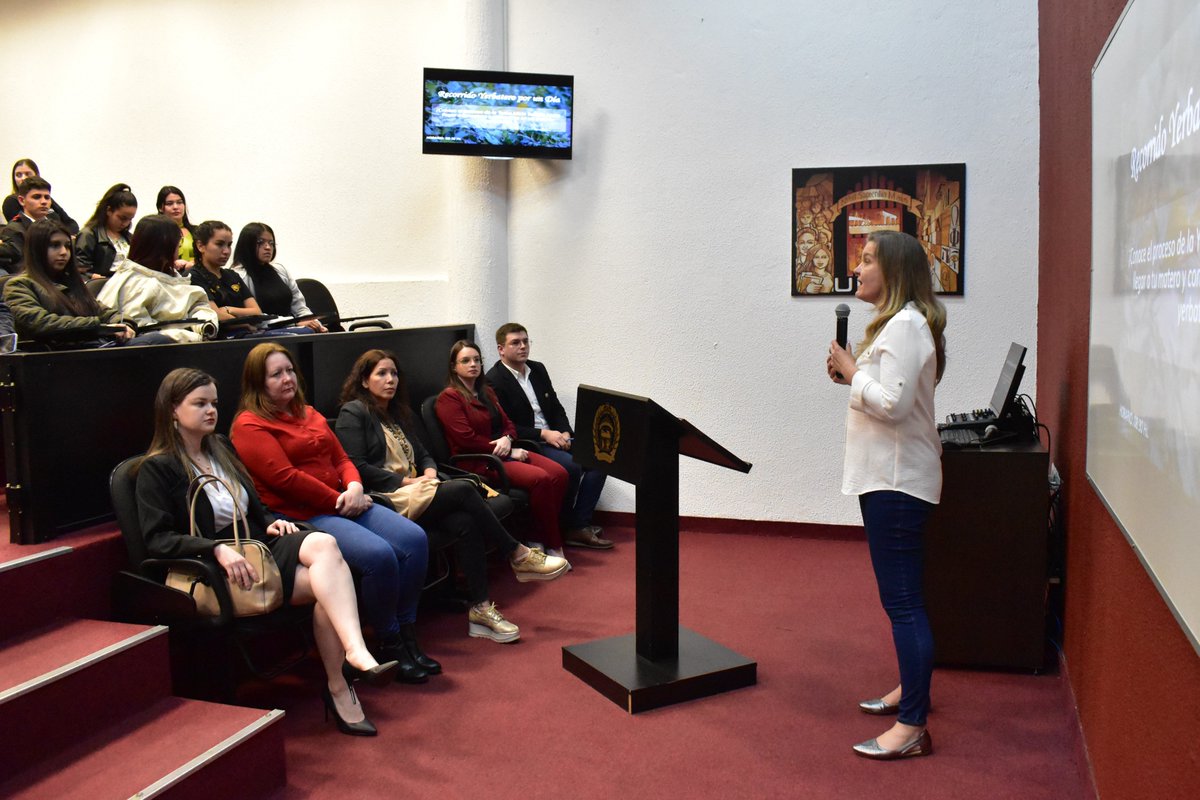 UNAE_Enc's tweet photo. #HoteleríayTurismo #Conversatorio #InversionesVerdes
🌍 Estudiantes y docentes de la Licenciatura en Hotelería y Turismo se encuentran participando del Conversatorio "Turismo e inversiones verdes", en el marco del Día Mundial del Turismo. https://t.co/OGeqoGsr2V