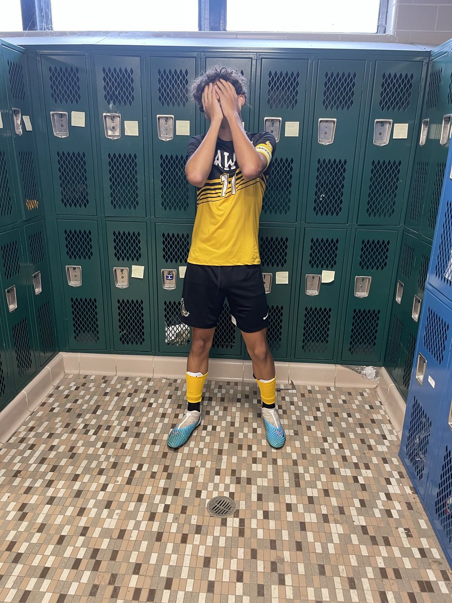 Hawks win 4-3 v Timon. 

After 1-0 half time lead. Both teams score 6 goals combined in second half in a back and forth affair 🔥🔥

Antonio Serrano (JR) scores Hat Trick to equalize 3-3 and Holden Cenczyk (SR) the winner to make it 4-3. 

#GoHawks 
#HawksWin