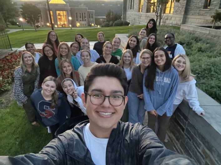 abbykoch131's tweet photo. Today in class we practiced interview questions outside and then did a discovery learning activity! #MSED510 🦊 https://t.co/zBhQGwKYCX