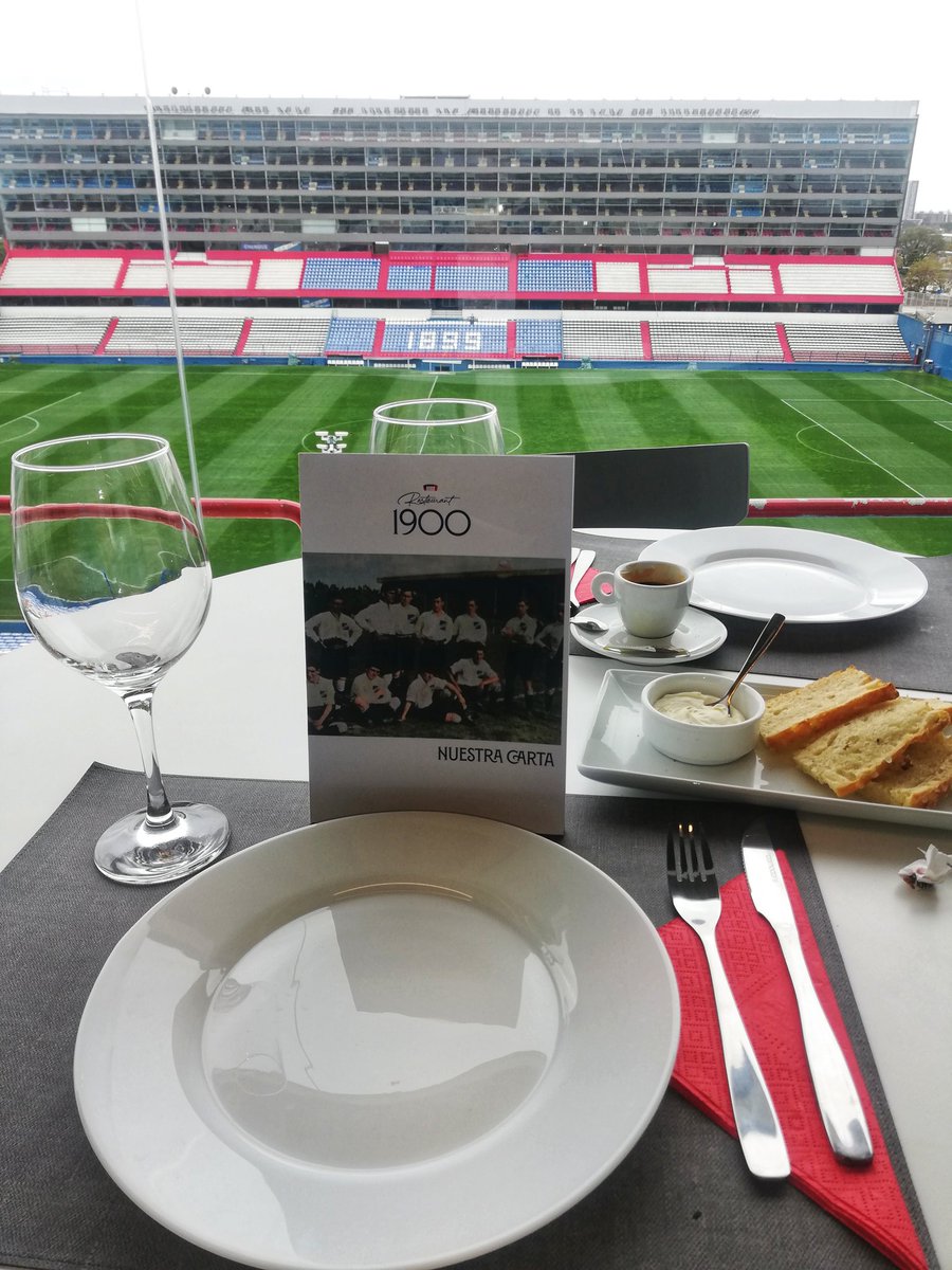 ¿querés ir conmigo a almorzar al Parque Central?

Enviar