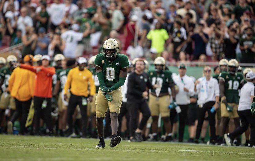 Chase_Jarrett16's tweet photo. Extremely blessed to receive my first Division 1 Offer to the University of South Florida! #gobulls @USFFootball @alexmfagan @irltb85 @plantpanthersfb https://t.co/vyIwXno9iA