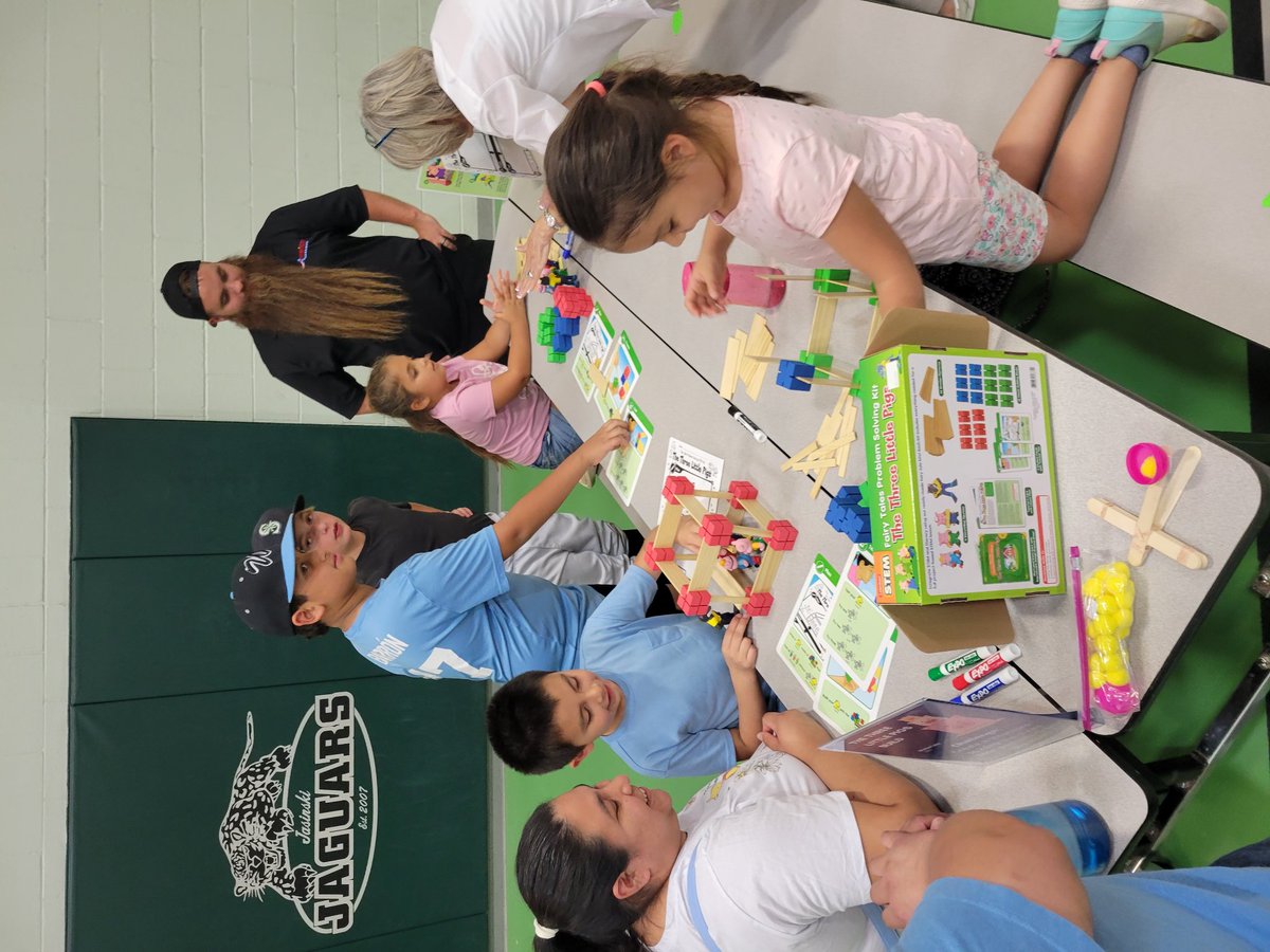 BesdGifted's tweet photo. @MomentBulb @BuckeyeESD Gifted Family STEM Night had a great turn out @JasinskiJaguars #gifted #buckeyegifted https://t.co/SiwunuWZD8