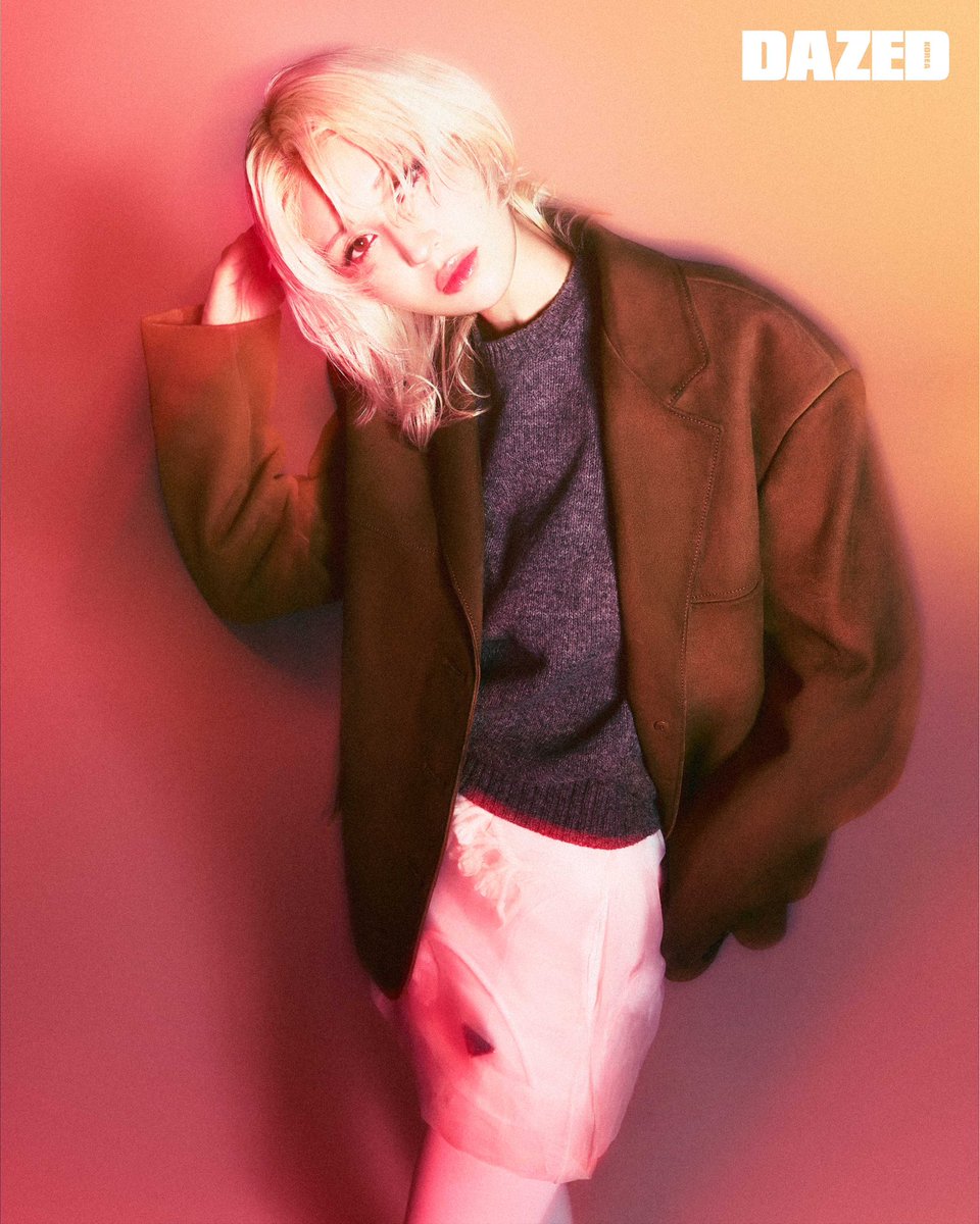 DazedKorea's tweet photo. REFLECTION #협찬

프라다는 아름다움에 대한 관념을 재구성하고, 재발견한다. 지금, 소미는 프라다가 염원하는 사랑, 아름다움을 말하는 미학적 언어를 상징한다. 

#전소미 #JEONSOMI #프라다 #Prada

더 많은 화보와 기사는 <데이즈드> 10월호에서 만나볼 수 있습니다. https://t.co/OBdFHISUis