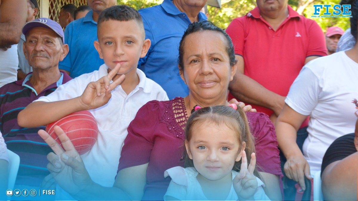 FISE_ni's tweet photo. 🇳🇮🚰 El FISE realiza Asamblea para dar a conocer el diseño final del proyecto de Agua Potable, Saneamiento e Higiene, en la comunidad Montaña Grande del municipio de Terrabona. 💧

#Nicaragua #SeptiembreVictorioso https://t.co/2R8QmUajs4