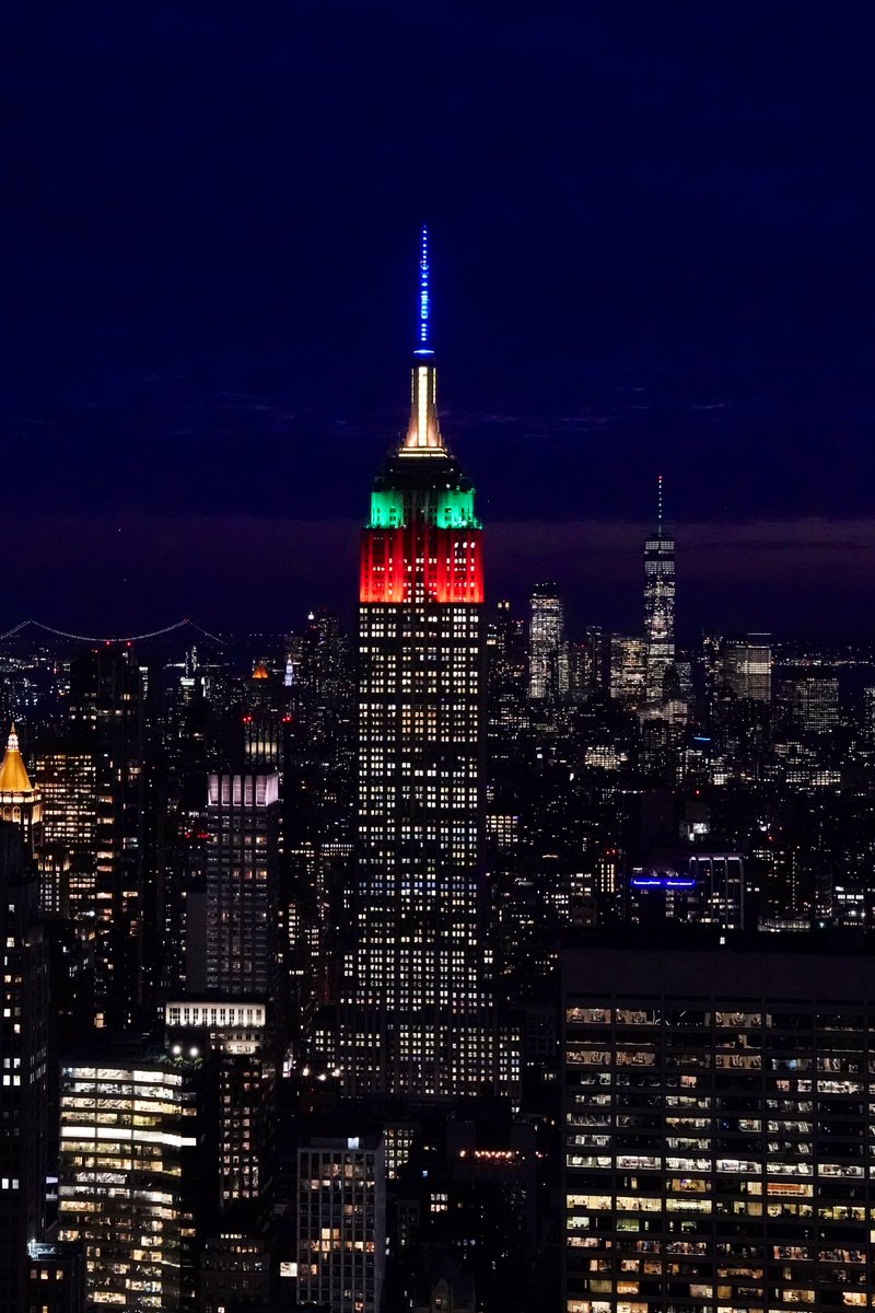 Illuminated tonight in Gryffindor red, Slytherin green, Hufflepuff yellow, and Ravenclaw blue to celebrate 25 years of Harry Potter reading magic in the U.S.! #HarryPotter25