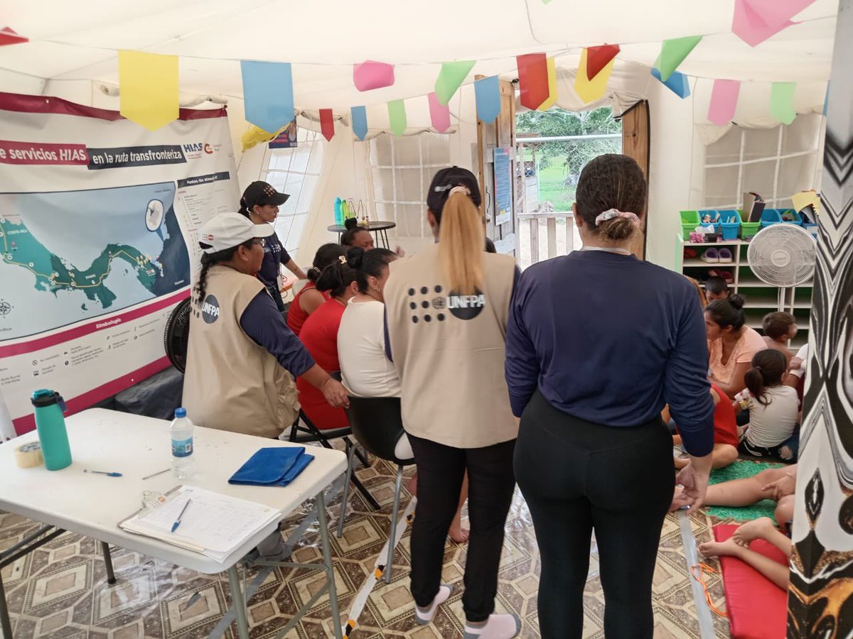 edithcas01's tweet photo. Desde el @UNFPApanama apoyamos al @MINSAPma en brindar información en los controles prenatales del hospital de Yaviza y VBG Bajo el proyecto #CERF https://t.co/Mnh7bL216l