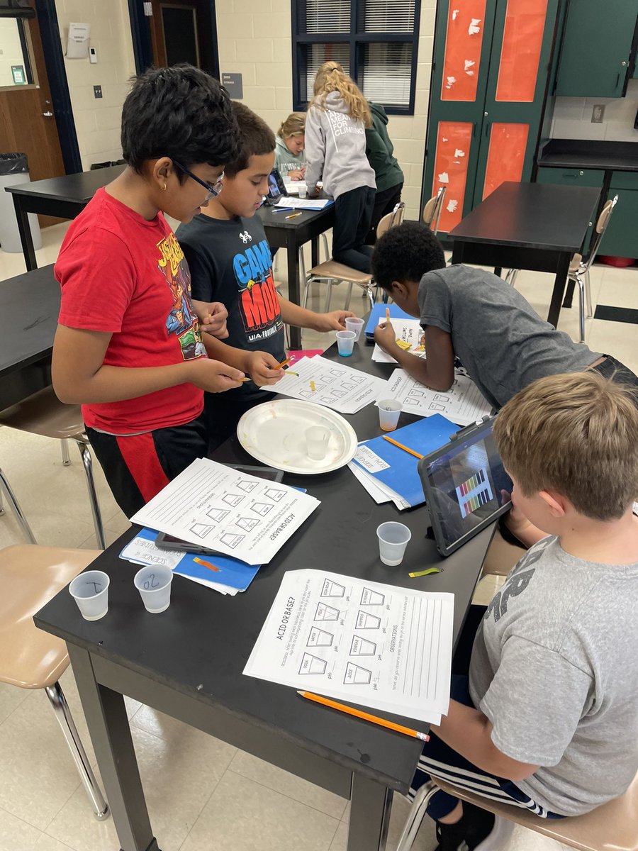 Wrapped up our unit 1 science labs with this switch group today. We spent time testing the pH level of various house hold items using universal indicator strips! 🎉 <a href="/hempfield/">Hempfield SD</a> #blackknightpride #science #school #educhat