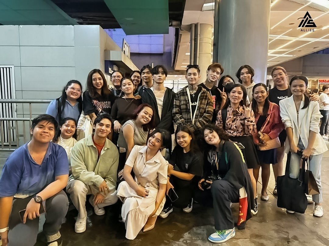 Ver5usAlliesOfc's tweet photo. VER5US x ALLIES 💖

Thank you to everyone who came and supported our boys in this momentous event 😊

📸 @allanaltera

VER5US at DUNKIN CampusPop Presscon
#DunkinCampusPopSB19Presscon
@_ver5usofficial #VER5US https://t.co/I2ITMbb3Dx