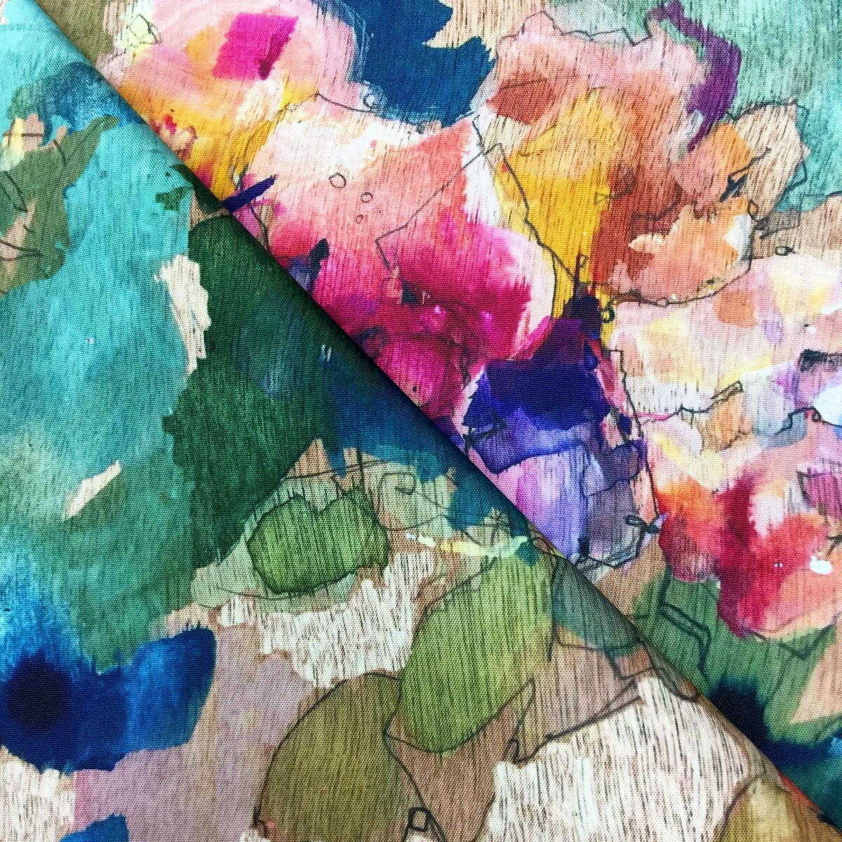 prinfab's tweet photo. ๐ธ DESIGN OF THE WEEK ๐ธ
The team are loving this colourful floral pattern! The watercolour effect has printed beautifully on our Waterproof Canvas FR 240gsm. Thank you Laura for letting us share a photo. ๐
#floralpattern #patterntextiles #textileprint https://t.co/KnYwJlEpMk