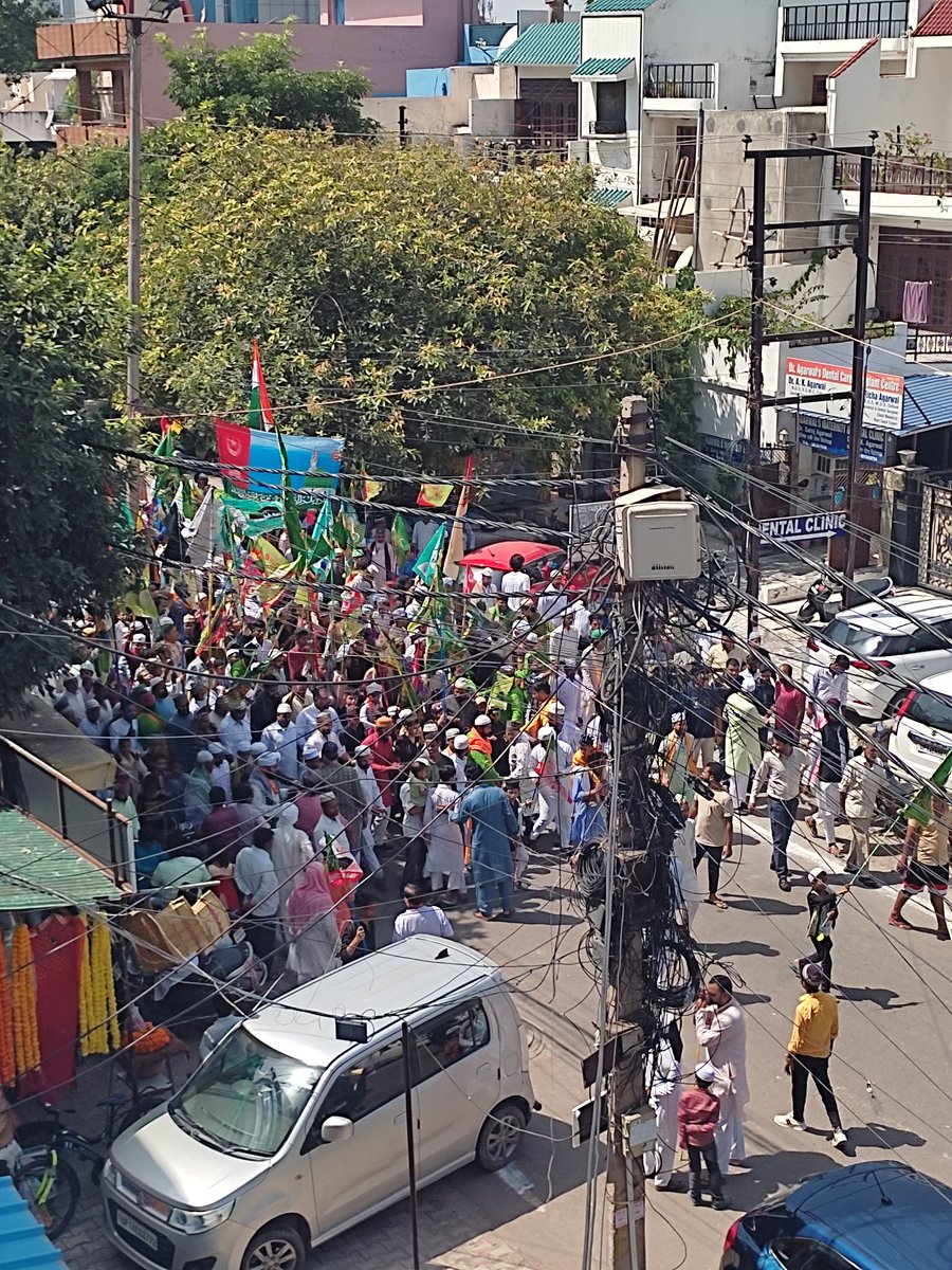 mirzafound0120's tweet image. Eid-Milad-Un-Nabi
ईद-ए-मिलाद-उन-नबी 

جشن ولادت النبی مبارک ہو۔
2023

#PoliceCommissionerateGhazibad
#Adminstration Ghaziabad
#SHO Bapudham
#Police beat Sanjay Nagar

Thanks to all