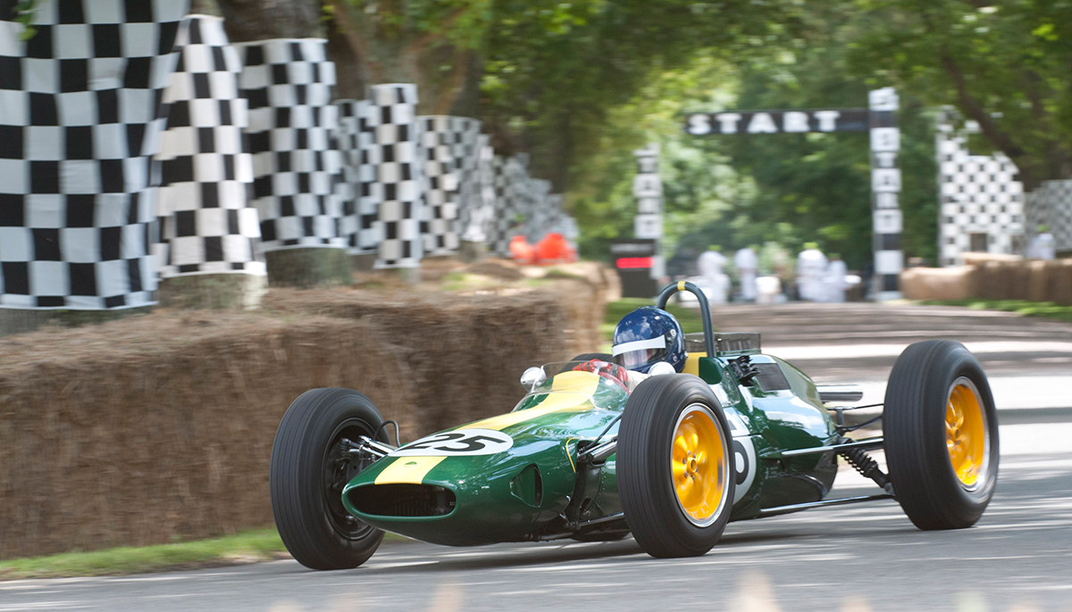 lotuscars_qatar's tweet photo. 60 years ago, Lotus revolutionized F1 with the introduction of the first monocoque chassis in the Lotus 25. This design reduced weight and increased stiffness, changing the way race cars were built forever.
#lotus #lotus25 #f1 #forthedrivers #throwbackthursday https://t.co/I5TpgFhPZ8
