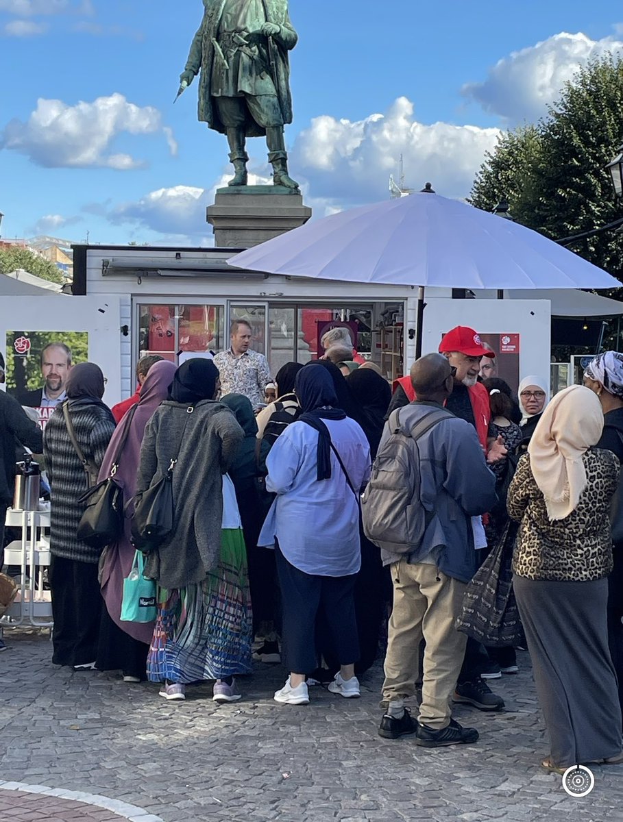 miafalksweden's tweet photo. Ni minns väl när jag delade denna från förra årets valrörelse? Den säger egentligen allt man behöver veta om sossarna. https://t.co/pmEi2BrTmI