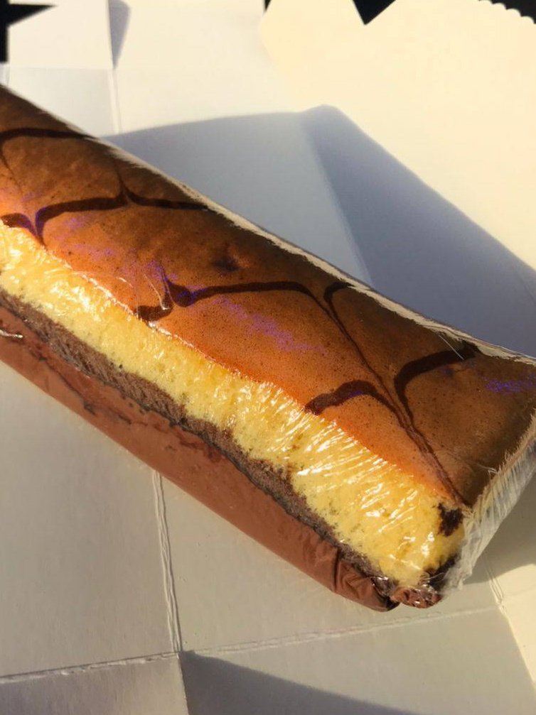 tudungfiqa's tweet photo. Korang ada dengar-dengar tak yang fiqa nak bagi kek tapak kuda ni FREE ? 😎

1 x kek tapak kuda (sm only)
1 x RM 10

simple rule:
- Follow @aidaorable &amp; @tudungfiqa
- Just nak mintak doakan yang baik-baik sahaja✨

Postage on us.
End on 31/9 https://t.co/3hYUeBtASI