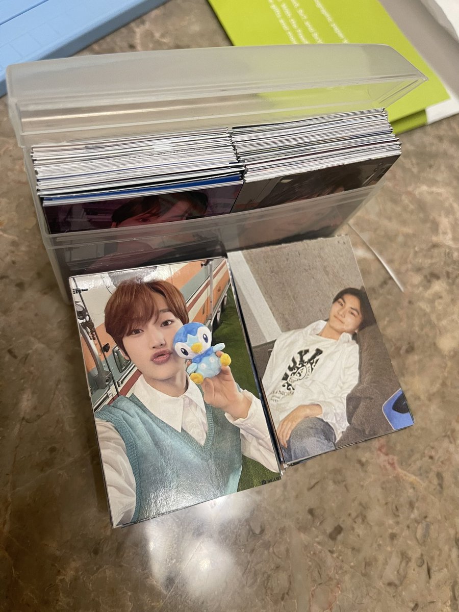 iakalasun's tweet photo. ENHYPEN LA FREEBIES: 
INCLUDESS 
•enha/1D sticker
•3 pcs
•cute stickers (super limited prio trades or moots 😘)
•hi-chew candy or milkita (not pictured)
•and hand warmers cause it’s gonna be cold af probably 

MESSAGE OR REPLY TO TRADE STICKERS ARE LIMITED and hand warmers:( https://t.co/1TyteuChUJ