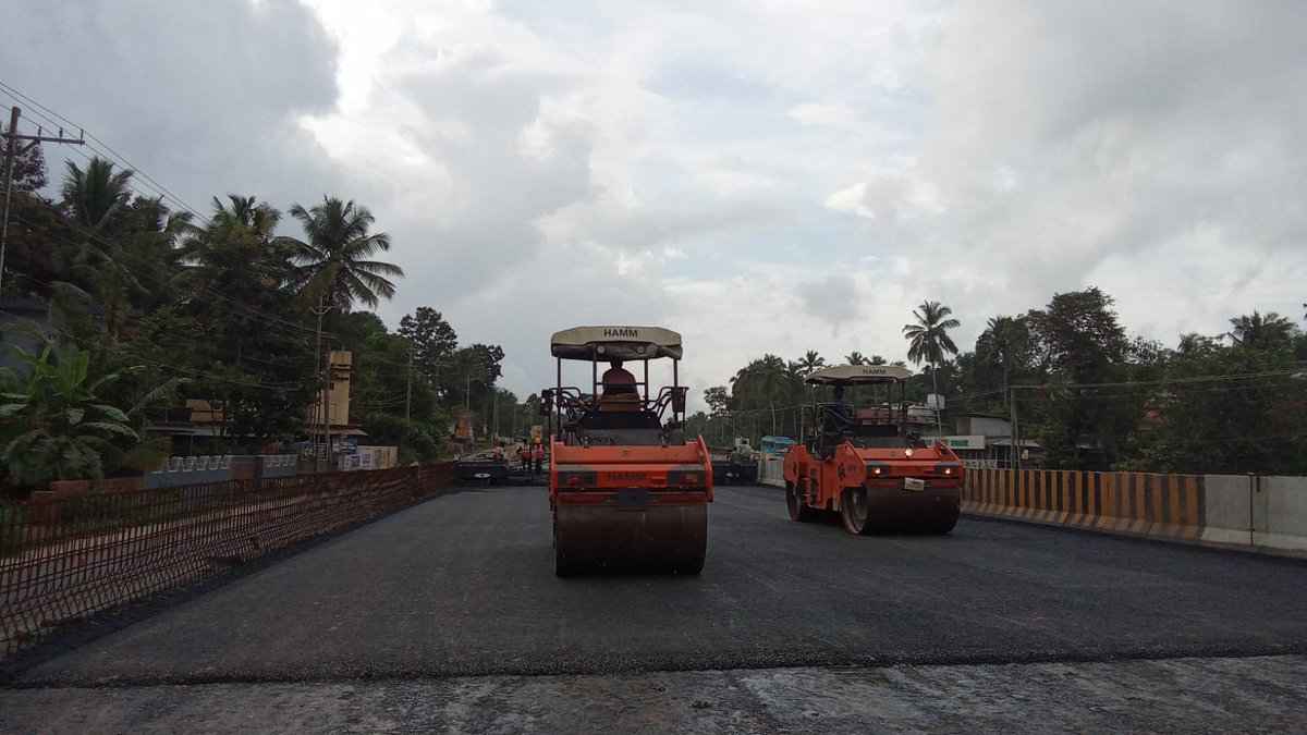 MEIL_Group's tweet photo. #Roadrollers are in action at the six-laning of #Neeleswaram-#Thalibarambha in #Kerala. Currently, #MEIL teams are laying dense bituminous macadam on the right side. Take a look.
#NHAI #transport #highway #bharatmalapariyojana #BuildingTheNation https://t.co/jqH0VK69dQ