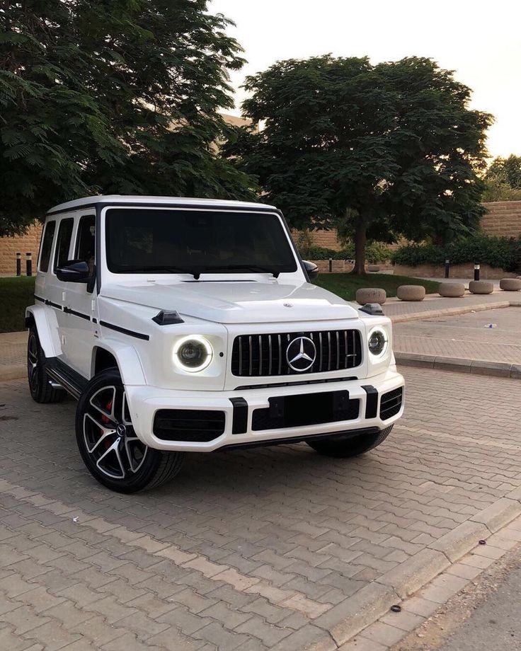 prophetessfay1's tweet image. I don't know who, but one of the hands that reposts this today will have one of these or both before 2023 is over 🙏🏿