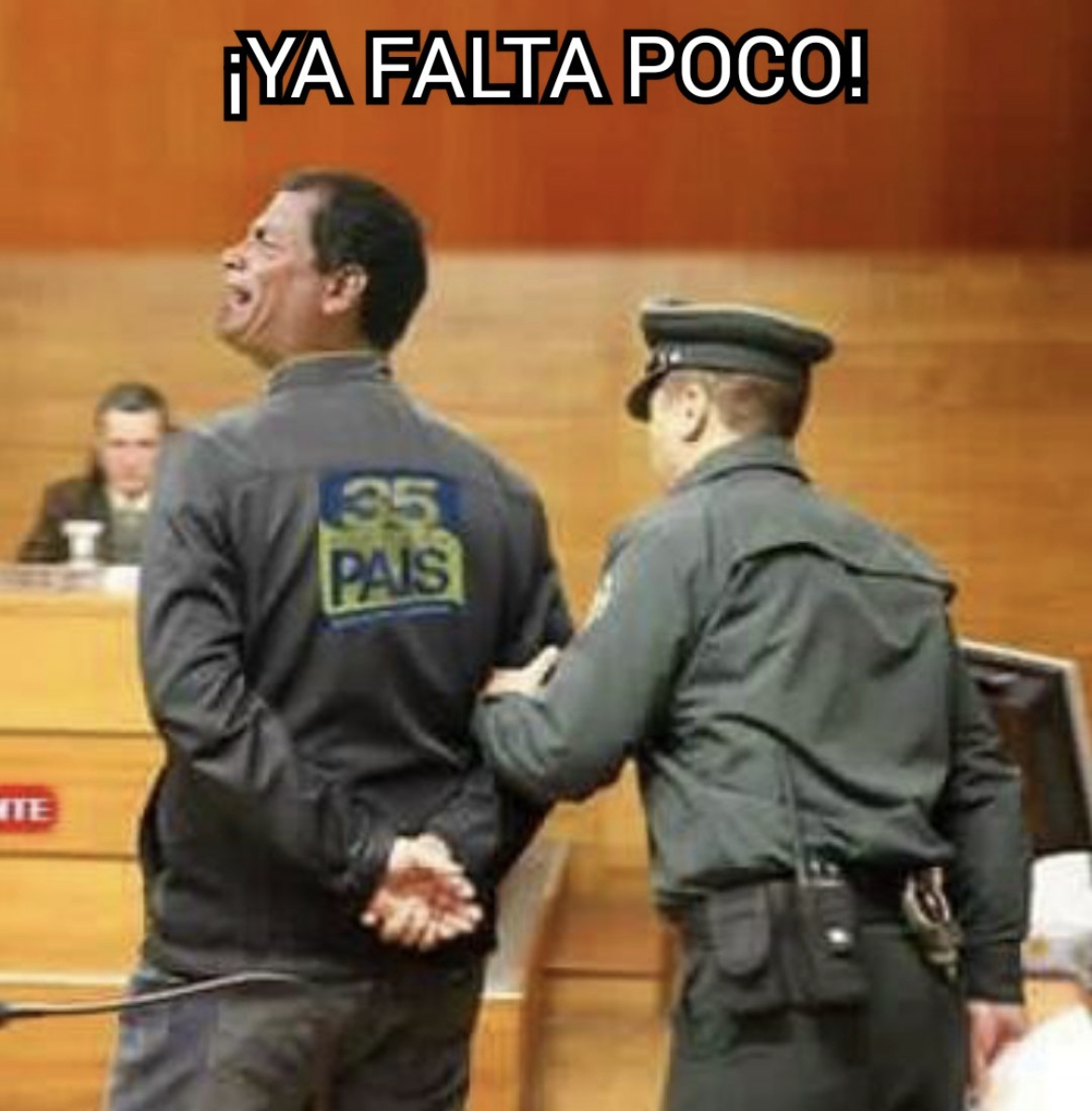 DrRobertoLopez2's tweet photo. Te vienen pisando los talones, mamarracho... ya mismo...ya mismo...🤨 https://t.co/boOklDK55B