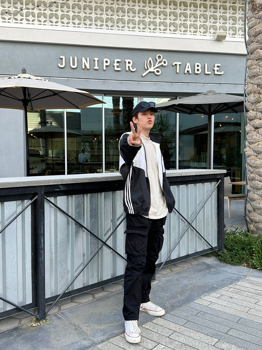 Official_Seobin's tweet photo. Juniper 보고 반가운 마음에 호다닥 📸
행복하고 풍성한 한가위 보내세요 🌕
SB ❤️ Juniper

#윤서빈 #YoonSeobin https://t.co/KMLtcFQ7xC