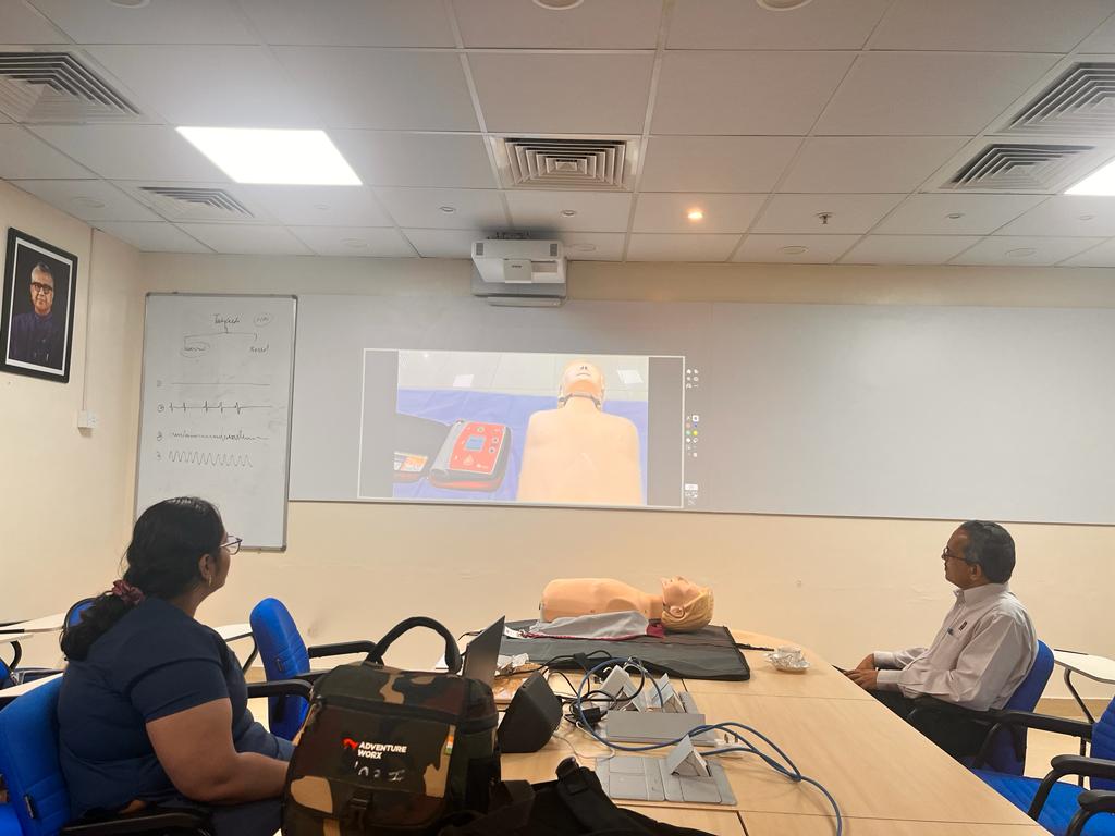EMDManipal's tweet photo. Pro Vice Chancellor of Science and Technology at MAHE, Dr. Narayana Sabhahit, Embarks on a Quest for learning life-saving skill of Cardiopulmonary Resuscitation (CPR)
Exemplifies the unwavering dedication of MAHE to enhance the healthcare landscape
@kmc_manipal @MAHE_Manipal https://t.co/T2m0XUP0LV