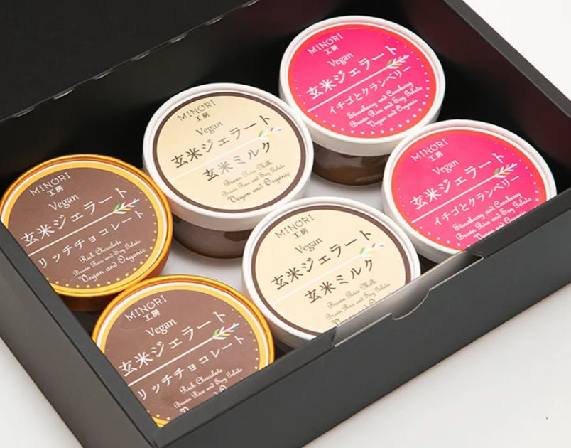 ●イチゴとクランベリー味の玄米ジェラート！
有機豆乳(国内製造)、有機ココナッツミルク、有機きび糖、太白ごま油、有機いちごジャム、有機メープルシロップ、有機いちご、有機クランベリー、玄米粉(京都府産/栽培期間中農薬・化学肥料不使用)、有機ビーツ粉
#インユーマーケット #オーガニック