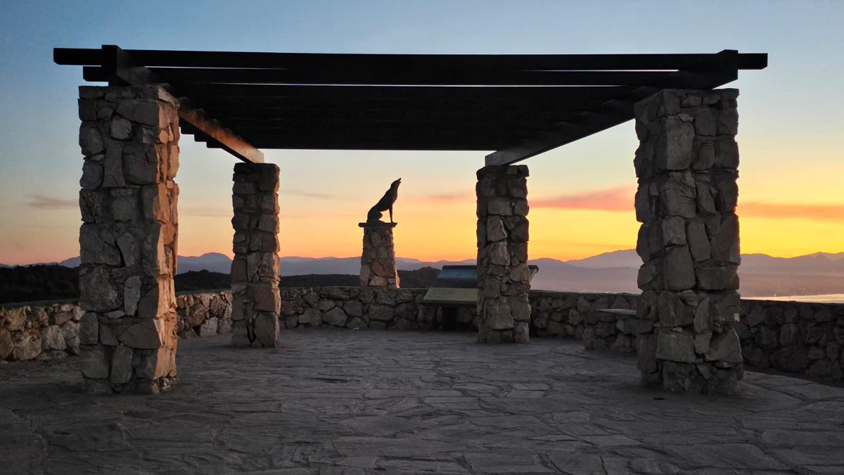 GranSendaMalaga's tweet photo. ¿Y si comenzamos el día viendo el amanecer en Gran Senda de Málaga ? #gr249 📸@perezperezcpa https://t.co/Ls5NqyGKVX