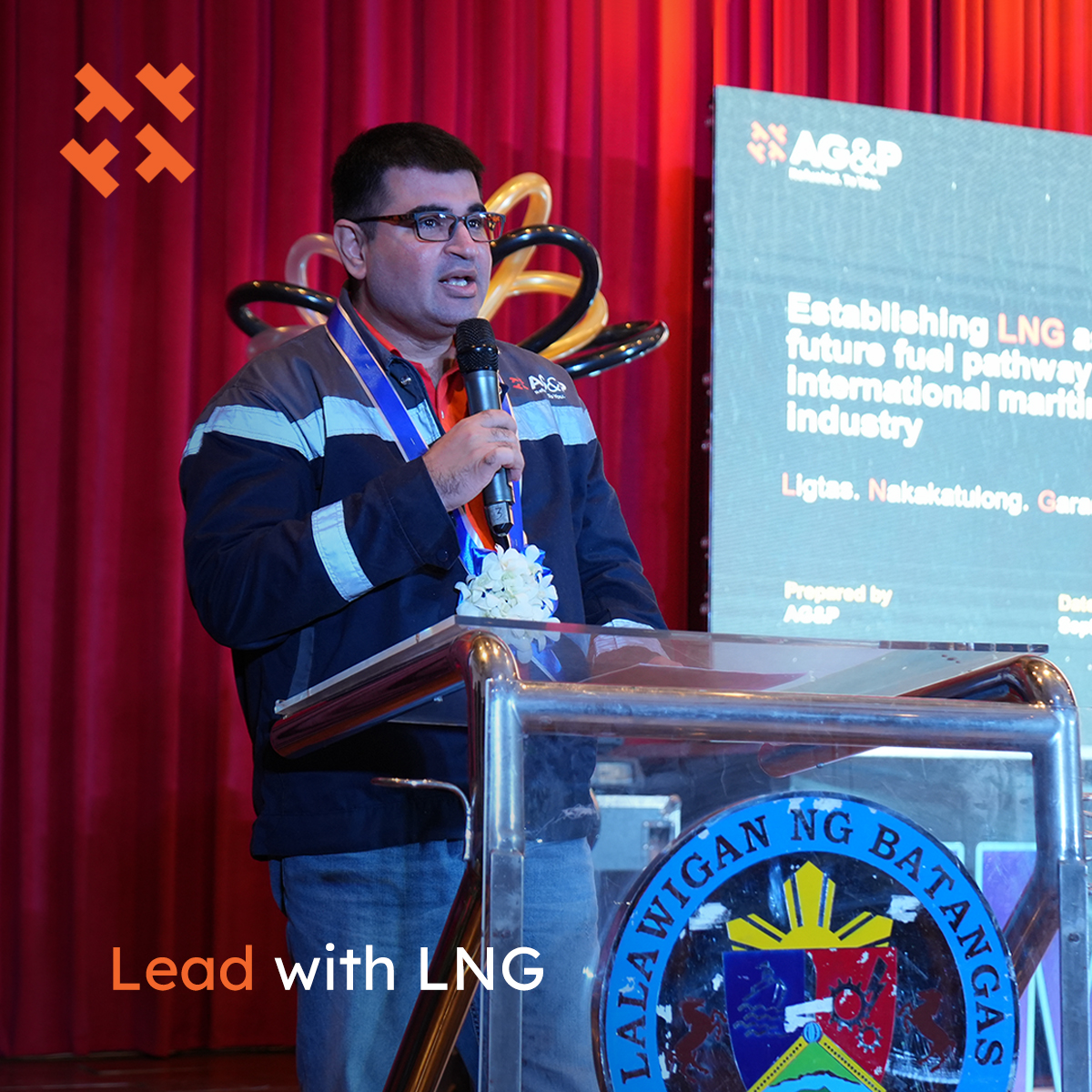 agptoyou's tweet photo. #LeadwithLNG I 24th National Maritime Week

Mr. Danny Kumar, AG&amp;P Group’s Vice President for Business Development, Downstream, shares how LNG projects play a pivotal role in advancing marine industry’s sustainability.

#AGPToYou #LNG101 #NationalMaritimeWeek2023 https://t.co/pl5KkXvfxo