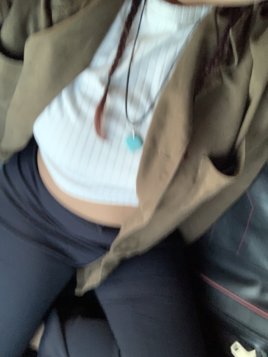 yyoselynee's tweet photo. work fits 🖤 https://t.co/kaMIUvk108