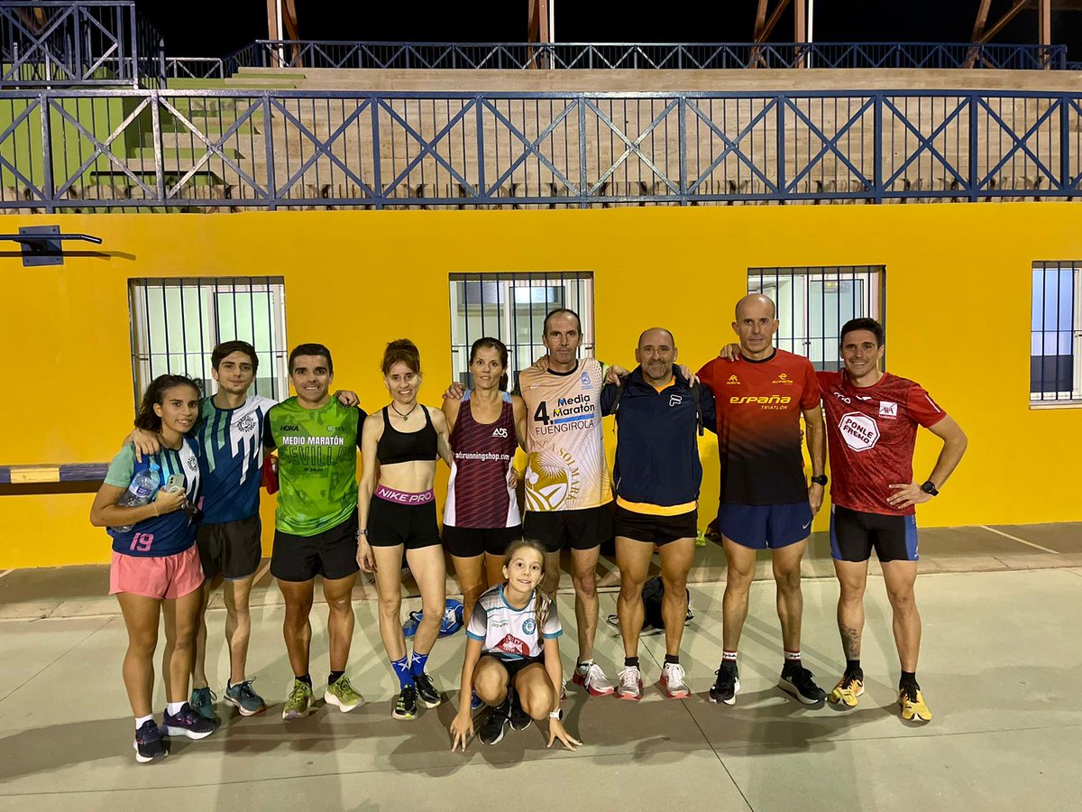 cdaxarlon's tweet photo. 🔵ENTRENOS AXARLÓN 🏋‍♀️🔵
➡️Ya no hay sandía 🍉 ni playa 🏖 pero seguimos entrenando 😝
➡️#lunesdetécnica y #miercorres 

#ligaaxarlon2023somosazules
#cdaxarlon10años https://t.co/k71FLEE4Fj