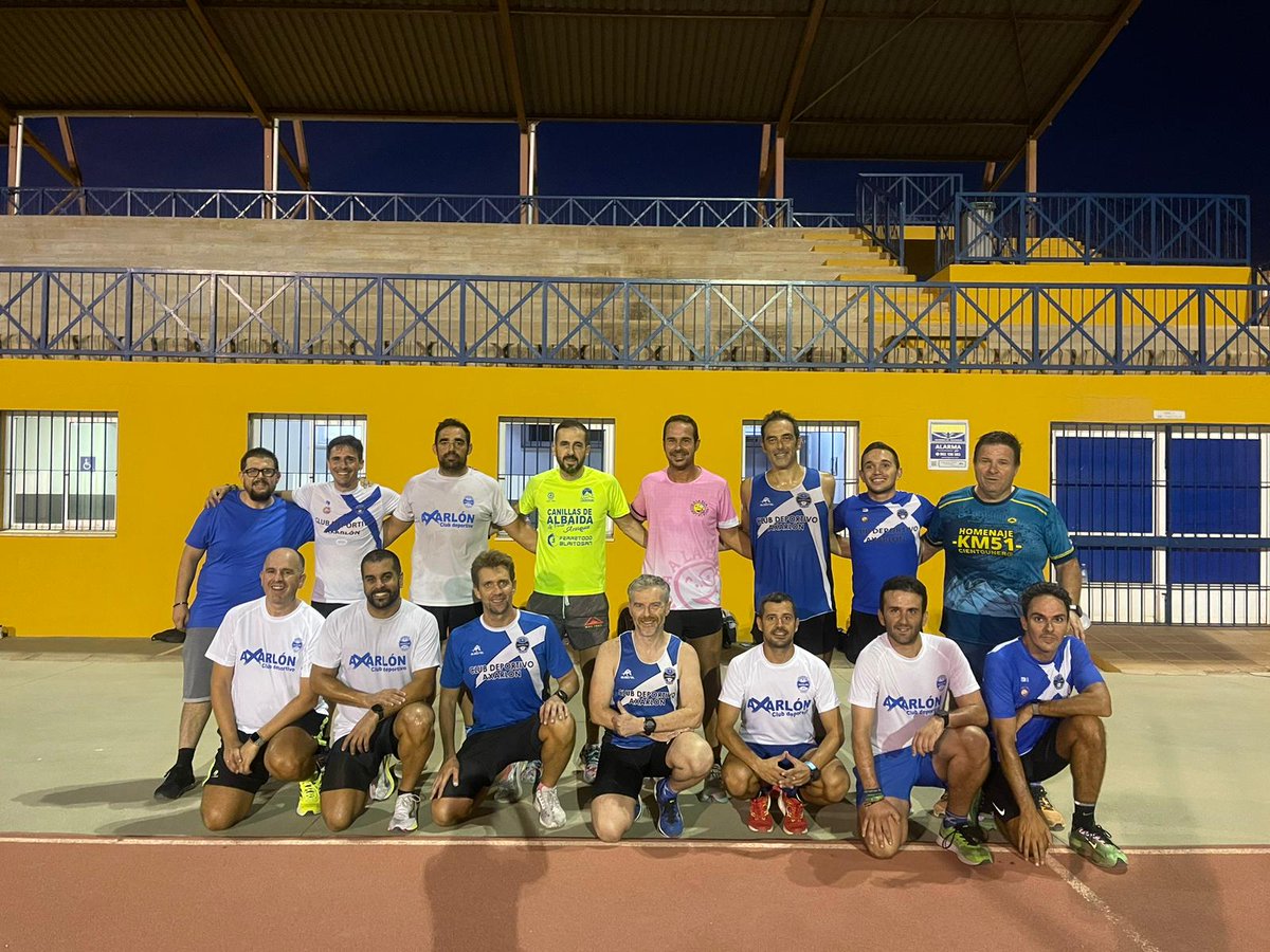 cdaxarlon's tweet photo. 🔵ENTRENOS AXARLÓN 🏋‍♀️🔵
➡️Ya no hay sandía 🍉 ni playa 🏖 pero seguimos entrenando 😝
➡️#lunesdetécnica y #miercorres 

#ligaaxarlon2023somosazules
#cdaxarlon10años https://t.co/k71FLEE4Fj