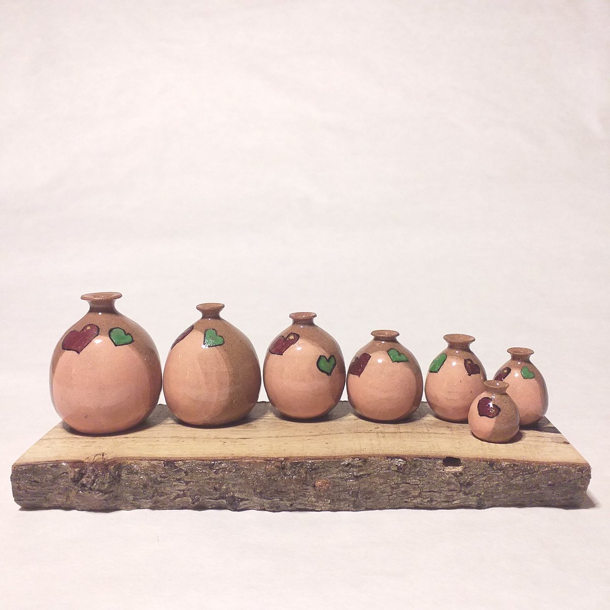 9794jinho's tweet photo. 사랑스런 미니 도자기 화병
https://t.co/33e8YodgPZ
#art #painting #design #pottery #ceramics #potterymaking
#potterystudio #potteryart #minipottery #artNFT #artist
#artwork #gallery #masterpiece #koreaartist #NFT https://t.co/ZwikYF69qI