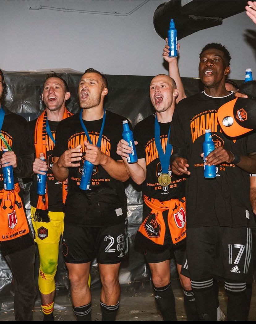 zim_football's tweet photo. 🇿🇼🇺🇸
Congratulations to Teenage Hadebe and Houston Dynamo on winning the 2023 U.S. Open Cup!
#Zimbabwe #HoldItDown #USOpencupfinal #InterMiamiCF #Zimfootball https://t.co/YkwVyjq5un