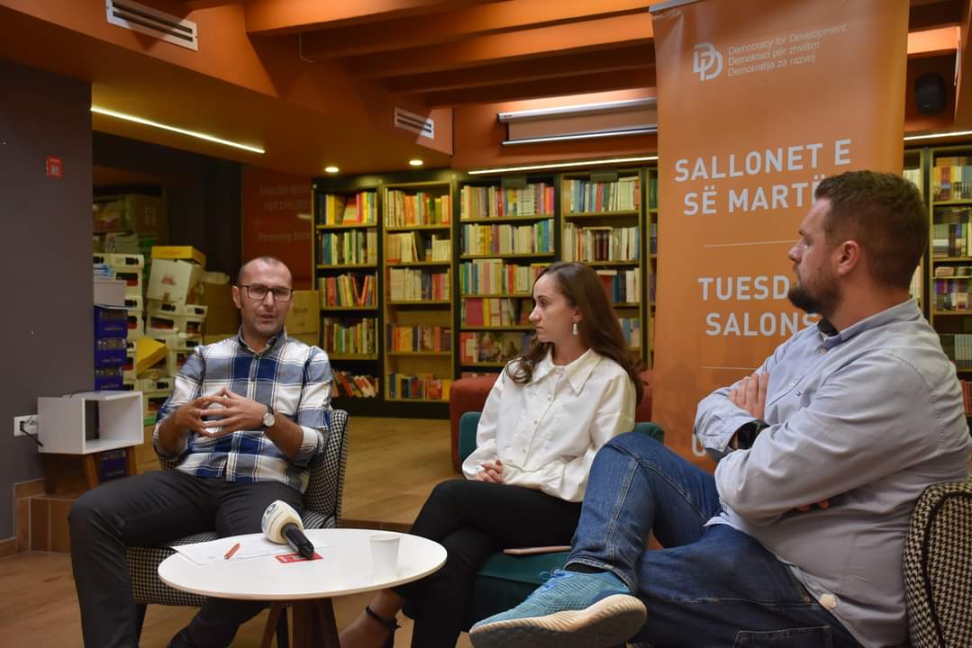 UranHaxha's tweet photo. Just led a vital panel discussion organized by D4D on citizens' awareness and news verification. Fesim Rizanaj from Hibrid and Doruntina Kastrati from BIRN have shared insights.Let's strengthen source verification and fight misinformation together! #FactChecking #NewsVerification https://t.co/2RthoWDjNU