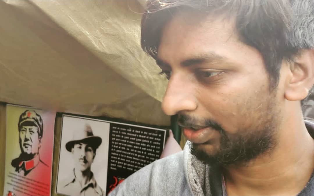 अगर आज शहीद-ए-आजम भगत सिंह होते, तो ये सरकार उन्हें 'दुर्दांत माओवादी' घोषित कर गोलियों से भूनने का आदेश दे चुकी होती।
- <a href="/RupeshKSingh85/">Rupesh Kumar Singh</a> 
#BhagatSinghJayanti