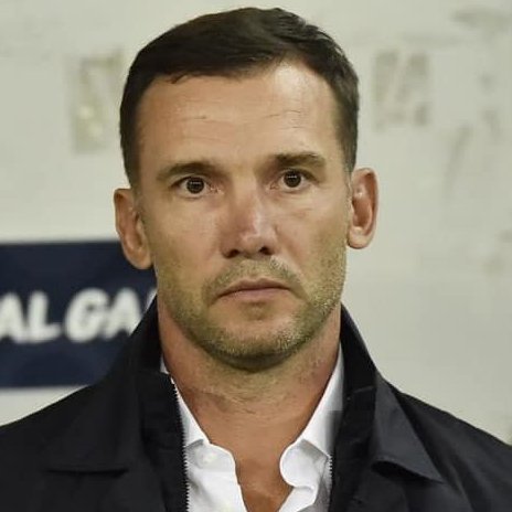 persempre_news's tweet image. #Ucraina #Zelensky Non un militare ma un famoso sportivo ed ex calciatore nominato dal presidente #Zelensky consigliere per l’estero dell’ Ucraina 🇺🇦. E’ Andrij Mykolajovyč #Ševčenko (foto dal web) già bandiera del #Milan e della nazionale #Ucraina. Verrà sfruttata la sua