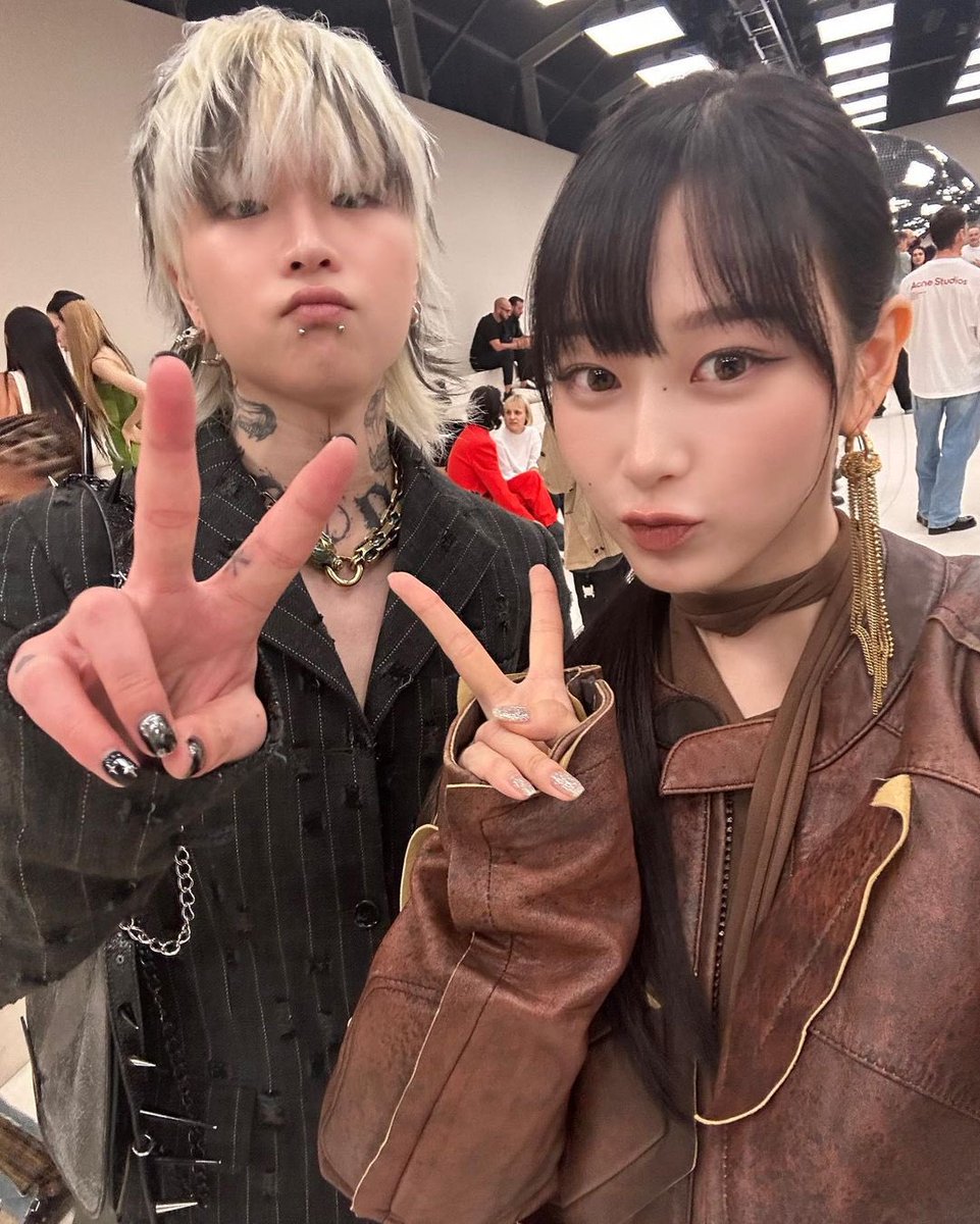 KHipFiles's tweet photo. Ash island, Miranni, Chanmina กับ Giselle แห่ง aespa ที่ Acne Studios Paris Fashion Week ค่ะ 🤩
#Ashisland #Miranni #Chanmina #GISELLE https://t.co/m376MxP3kZ