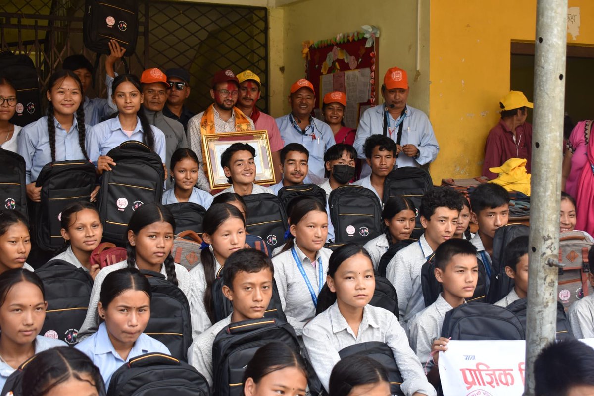 pvpnepal's tweet photo. #Vidyrthi_Parishad on Social service. 
Distribution of Educational materials to students of Shrijan Bikas Secondary School from class 9-12.Khanikhola , Kavre
 2080-06-10 https://t.co/ocwTSnrwRH
