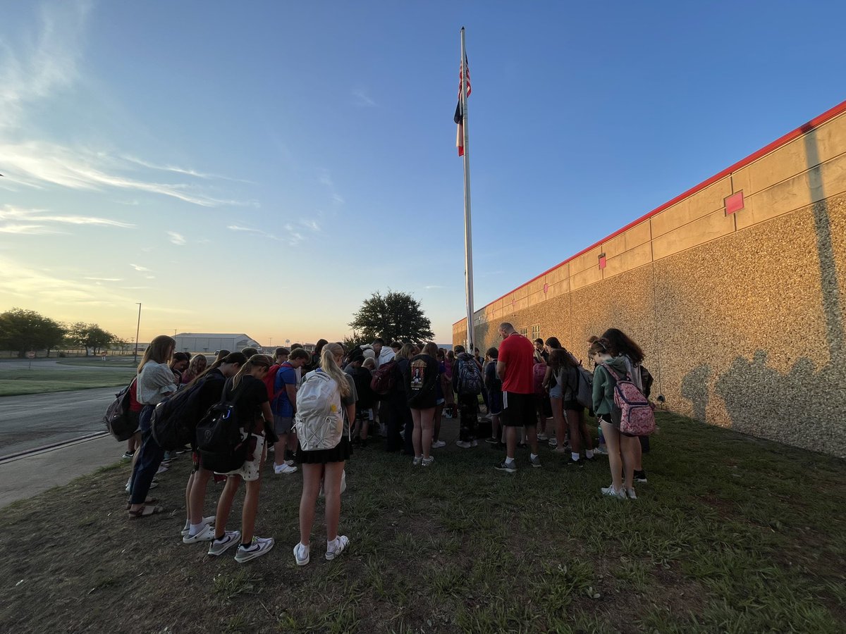 Lorena_Middle's tweet photo. LMS had a number of students who chose to take part in today’s National See You at the Pole. #TheLeopardWay https://t.co/scjQEq4qXA