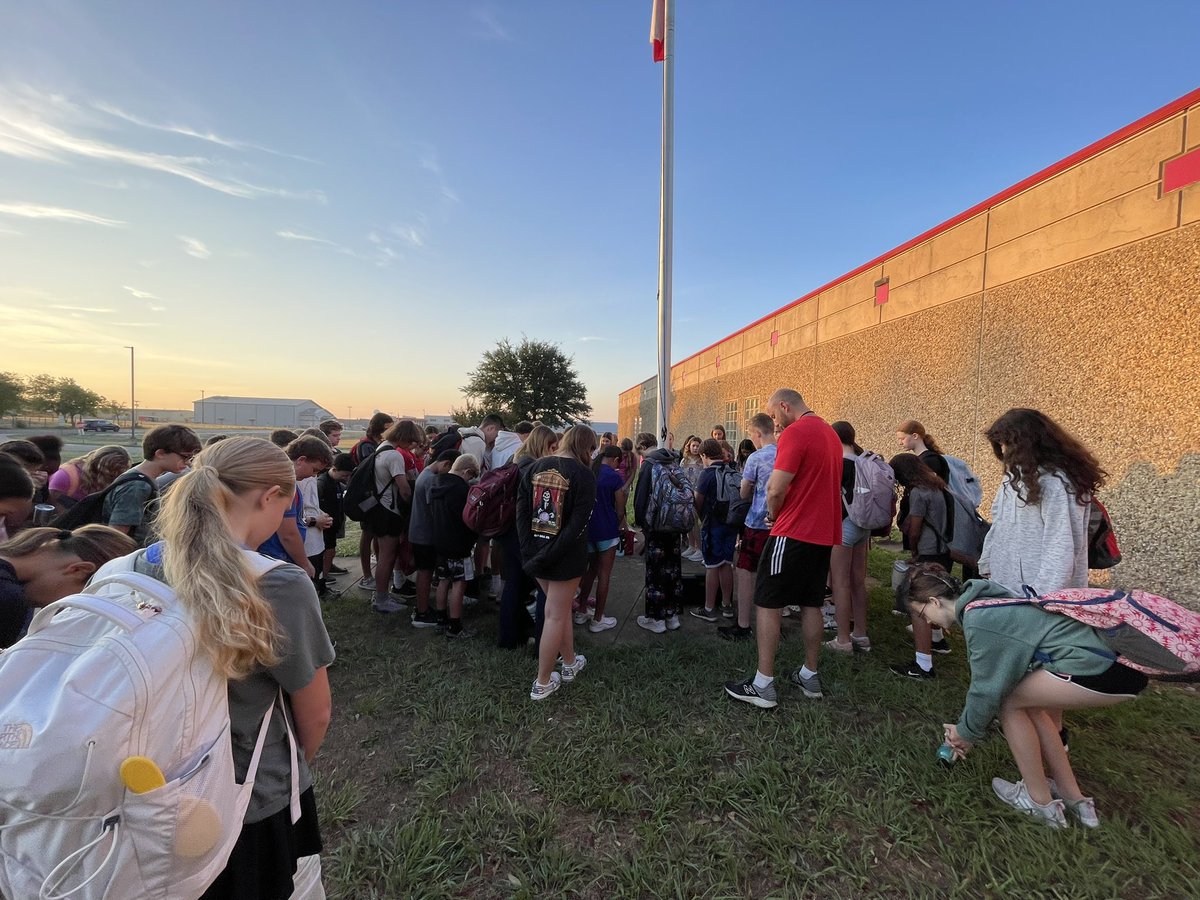 Lorena_Middle's tweet photo. LMS had a number of students who chose to take part in today’s National See You at the Pole. #TheLeopardWay https://t.co/scjQEq4qXA