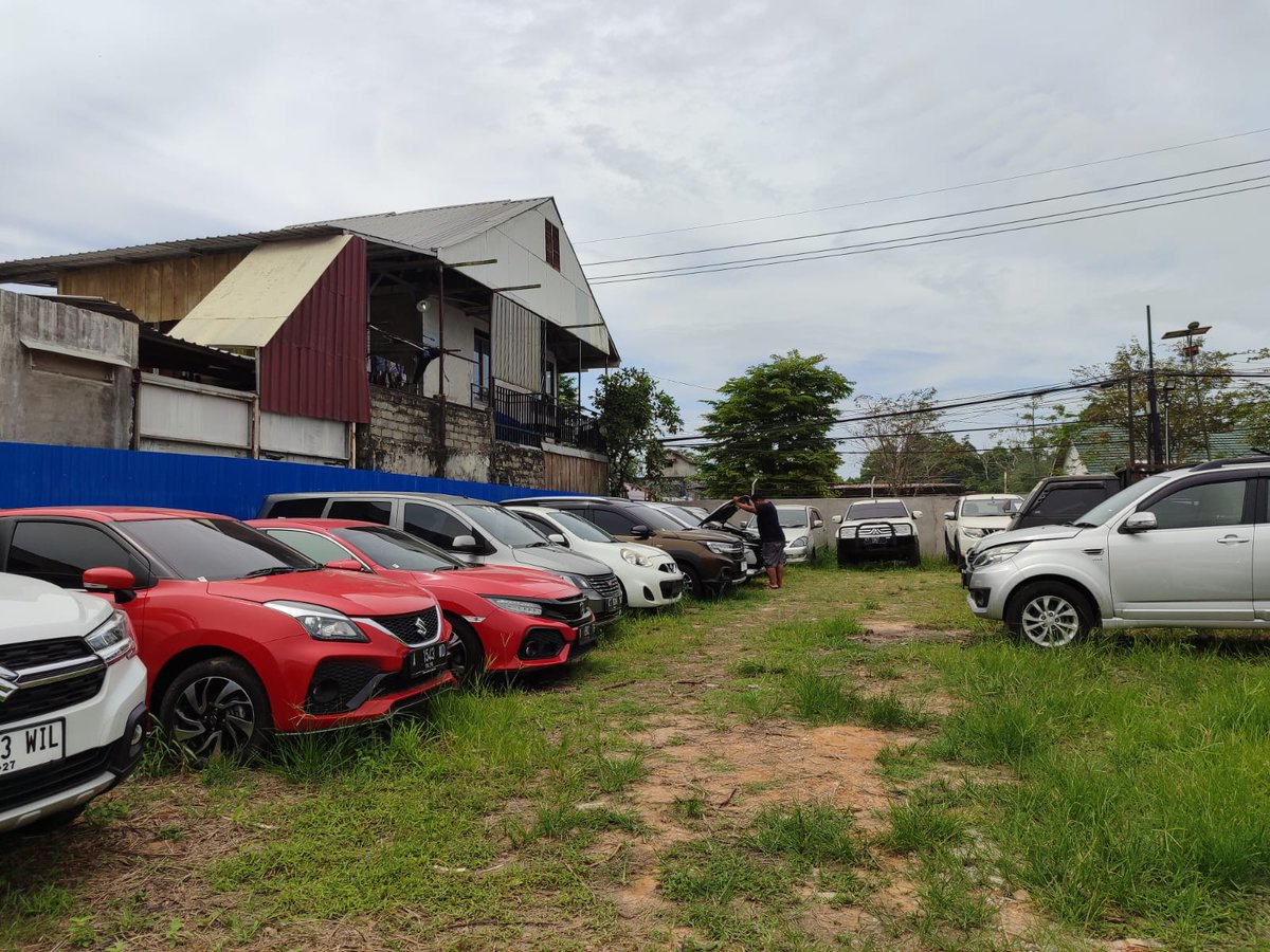 jba_auction's tweet photo. JBA Balikpapan punya banyak unit yang bisa kalian menangin nih! Kalian bisa temukan mobil,  motor, kendaraan niaga di cabang kita yang ada di JBA Balikpapan. Buat sobat JBA di area Balikpapan, mari melipir ke cabang kita yuk!

#JBAindonesia #lelangjba #balailelangjba #lelang https://t.co/DLIDzPv0Av