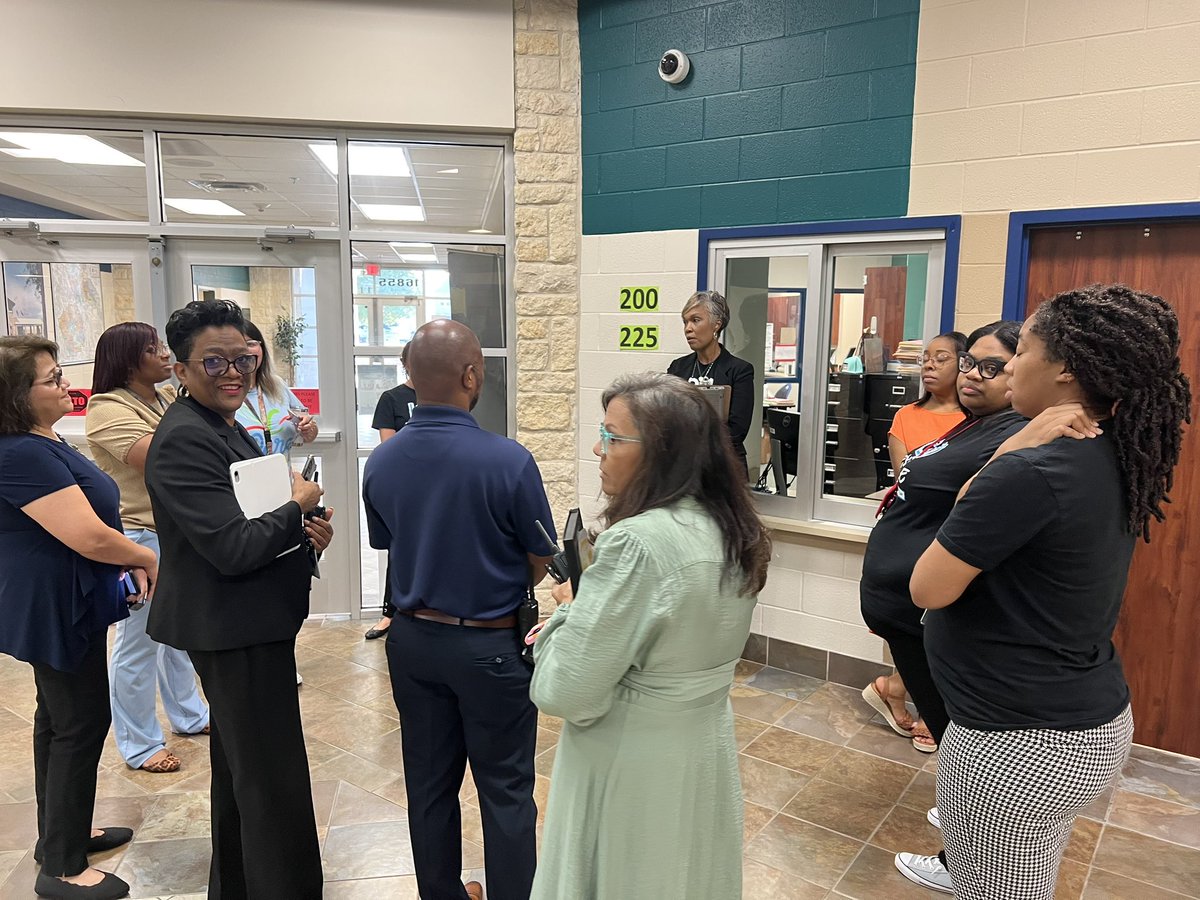 MajorElementary's tweet photo. Safety Team huddle and our Nurse students were amazing! Shout out to District’s Nurse Rachel Clark for making it happen for our students for their vision and screening test! Way to go! #safetyisapriority #MajorAllStars https://t.co/IN4BqNfyKO