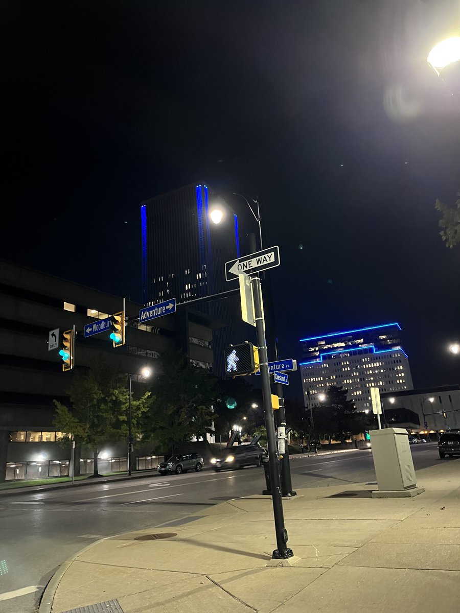 DYTdoc's tweet photo. More support for our patients and research subjects- downtown Rochester NY is blue for #DystoniaAwareness thanks to our incredible @URMC_Neurology research coordinators Sravya and Anisha! Of course, #Hewittlab went out for dessert wearing blue! @URNeuroscience @UR_Med #DMRF https://t.co/K4e56n6XQa