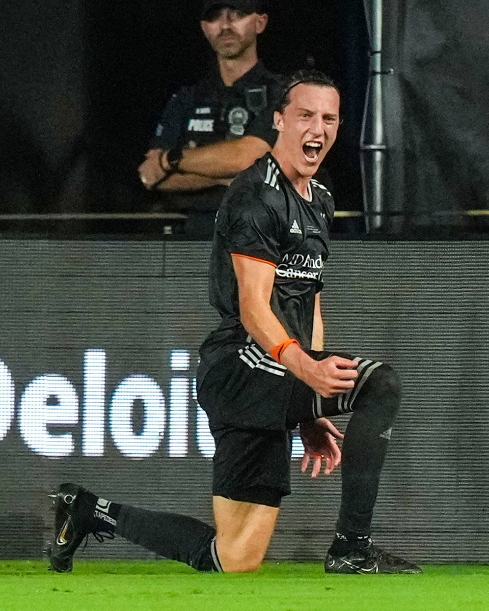brfootball's tweet photo. Houston Dynamo win the U.S. Open Cup 🧡 https://t.co/Cts9fprkuY
